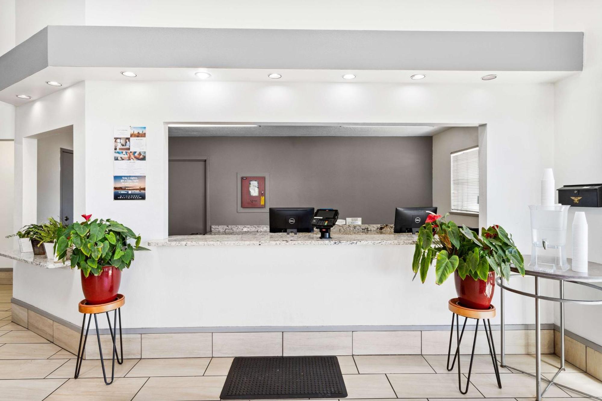 Surestay Hotel By Best Western Albuquerque Midtown Exterior photo
